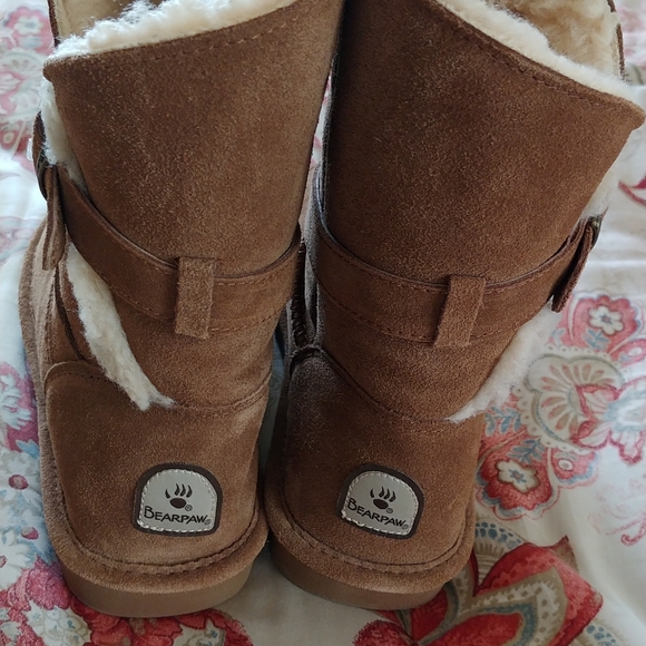 Bear paw boots "LIKE NEW" - Picture 7 of 14